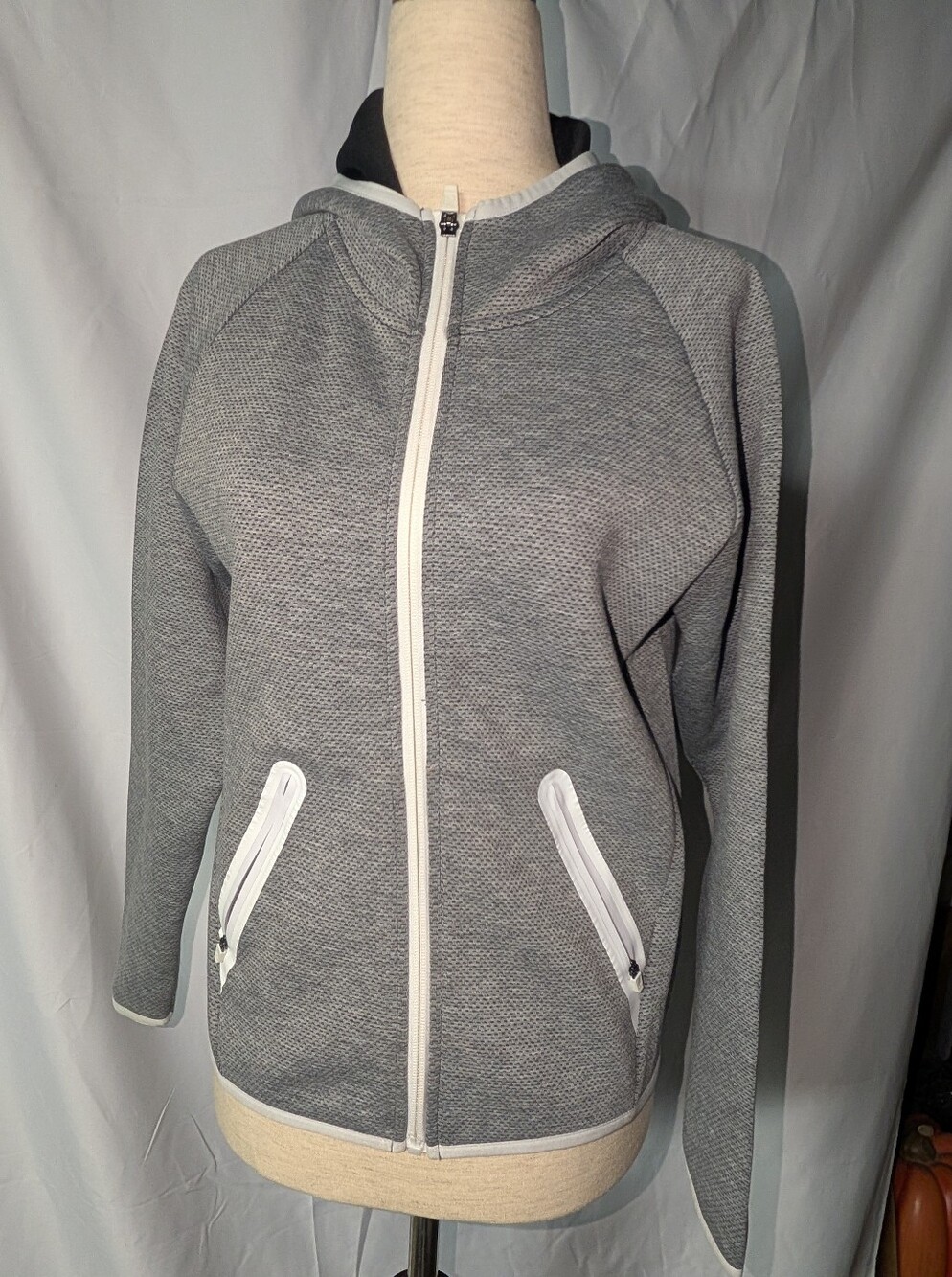 Zyia Women’s Lightweight Gray Hooded Zip Jacket